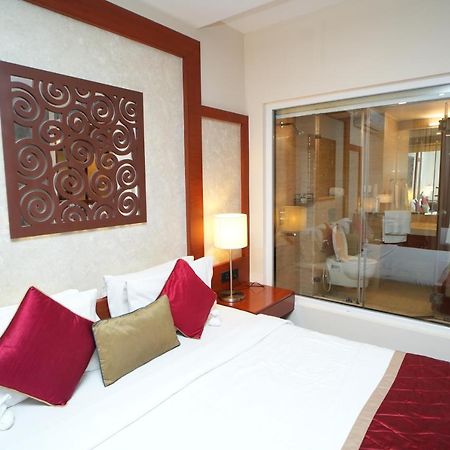 Hotel Siesta Hitech Hyderabad Exterior foto