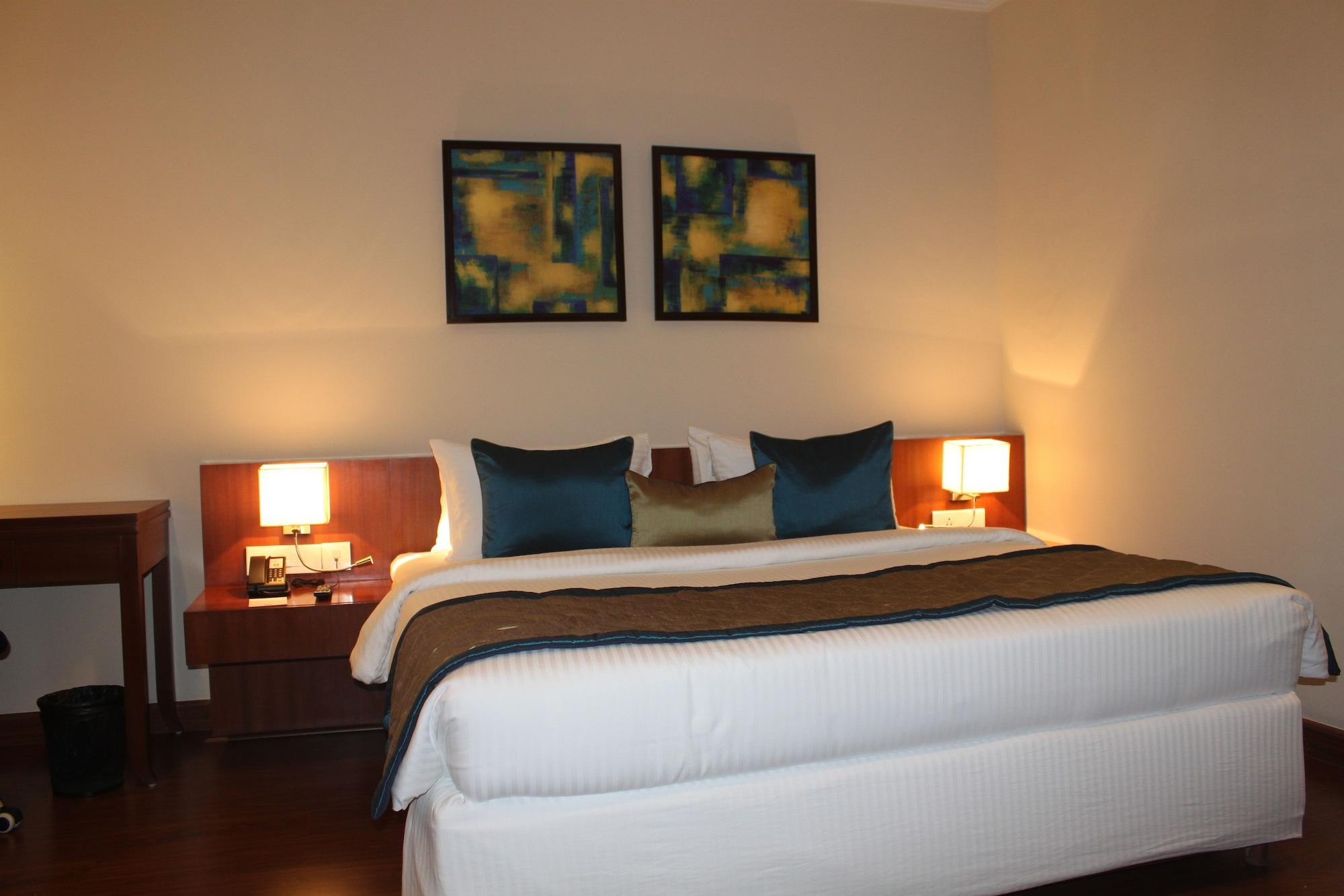 Hotel Siesta Hitech Hyderabad Exterior foto