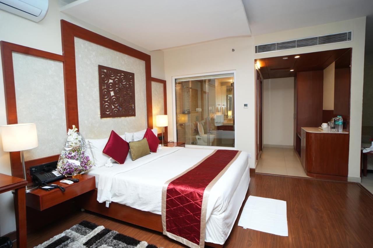 Hotel Siesta Hitech Hyderabad Exterior foto