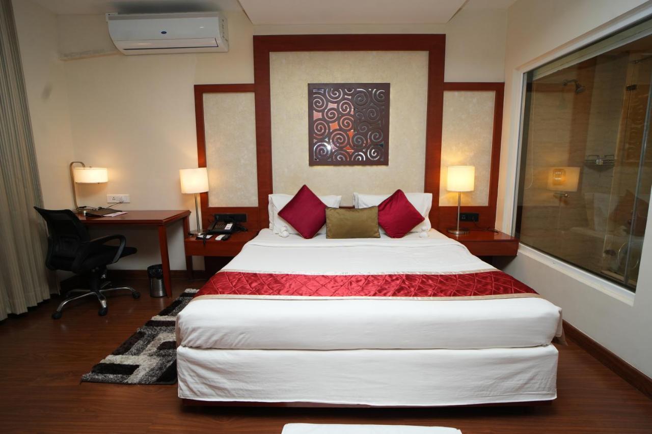 Hotel Siesta Hitech Hyderabad Exterior foto