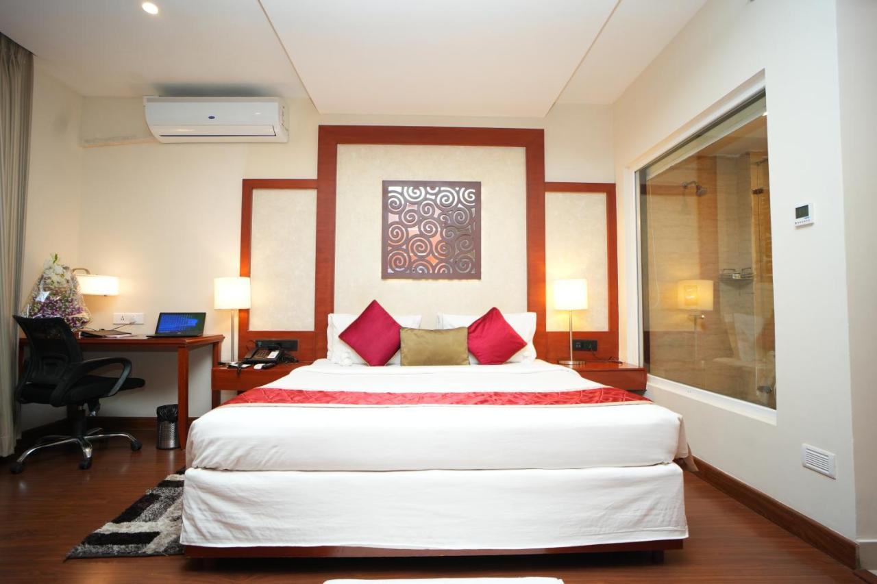 Hotel Siesta Hitech Hyderabad Exterior foto