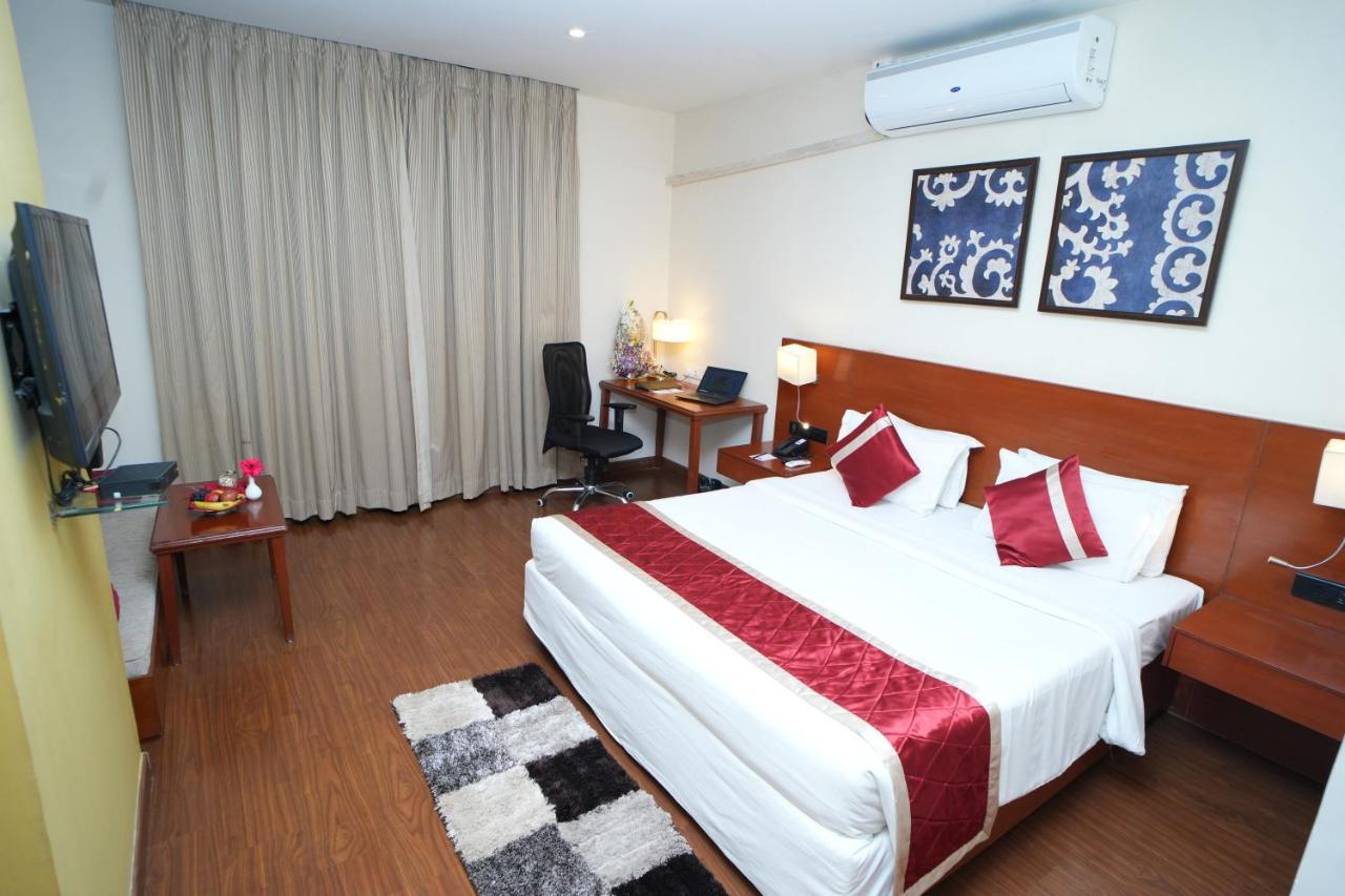Hotel Siesta Hitech Hyderabad Exterior foto