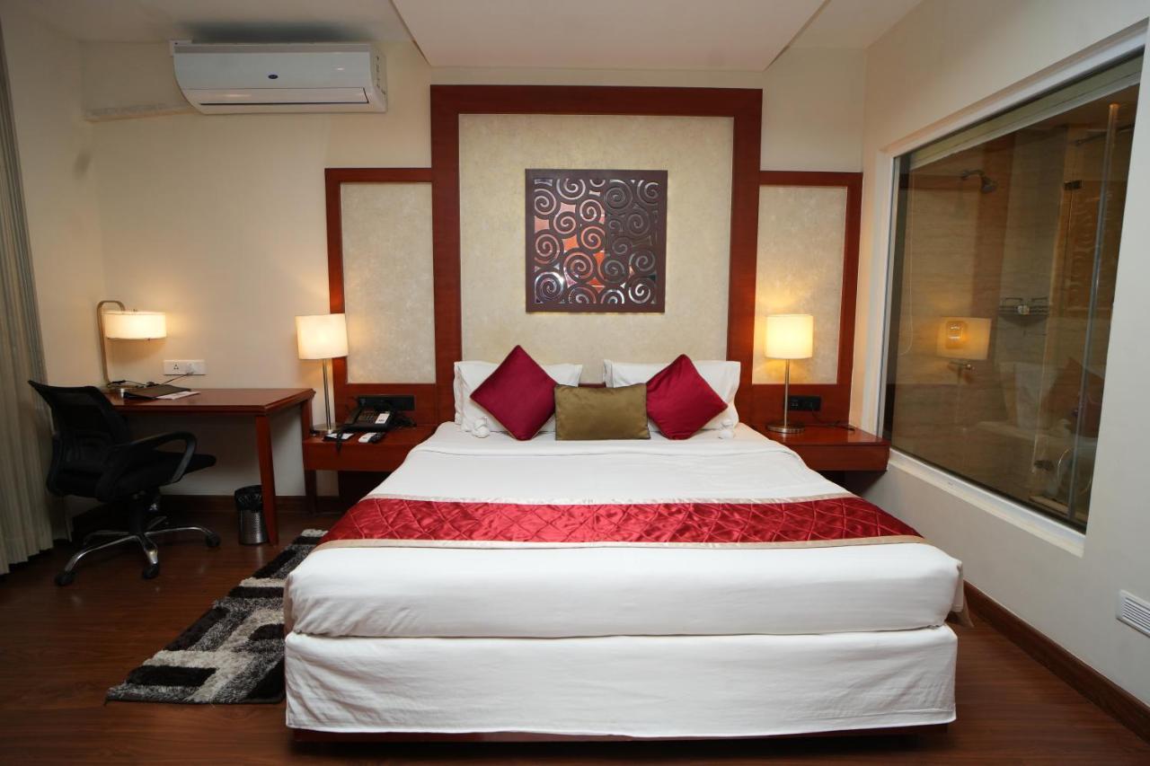 Hotel Siesta Hitech Hyderabad Exterior foto