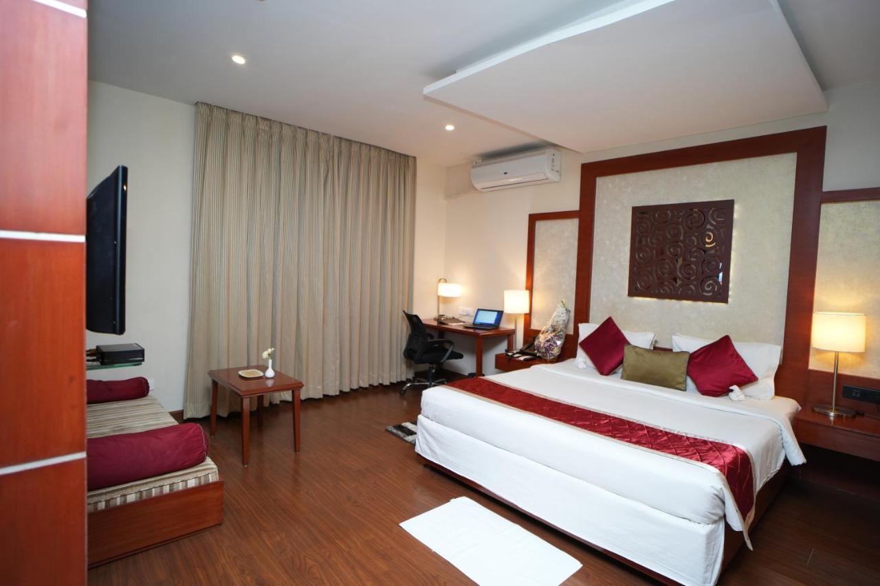 Hotel Siesta Hitech Hyderabad Exterior foto